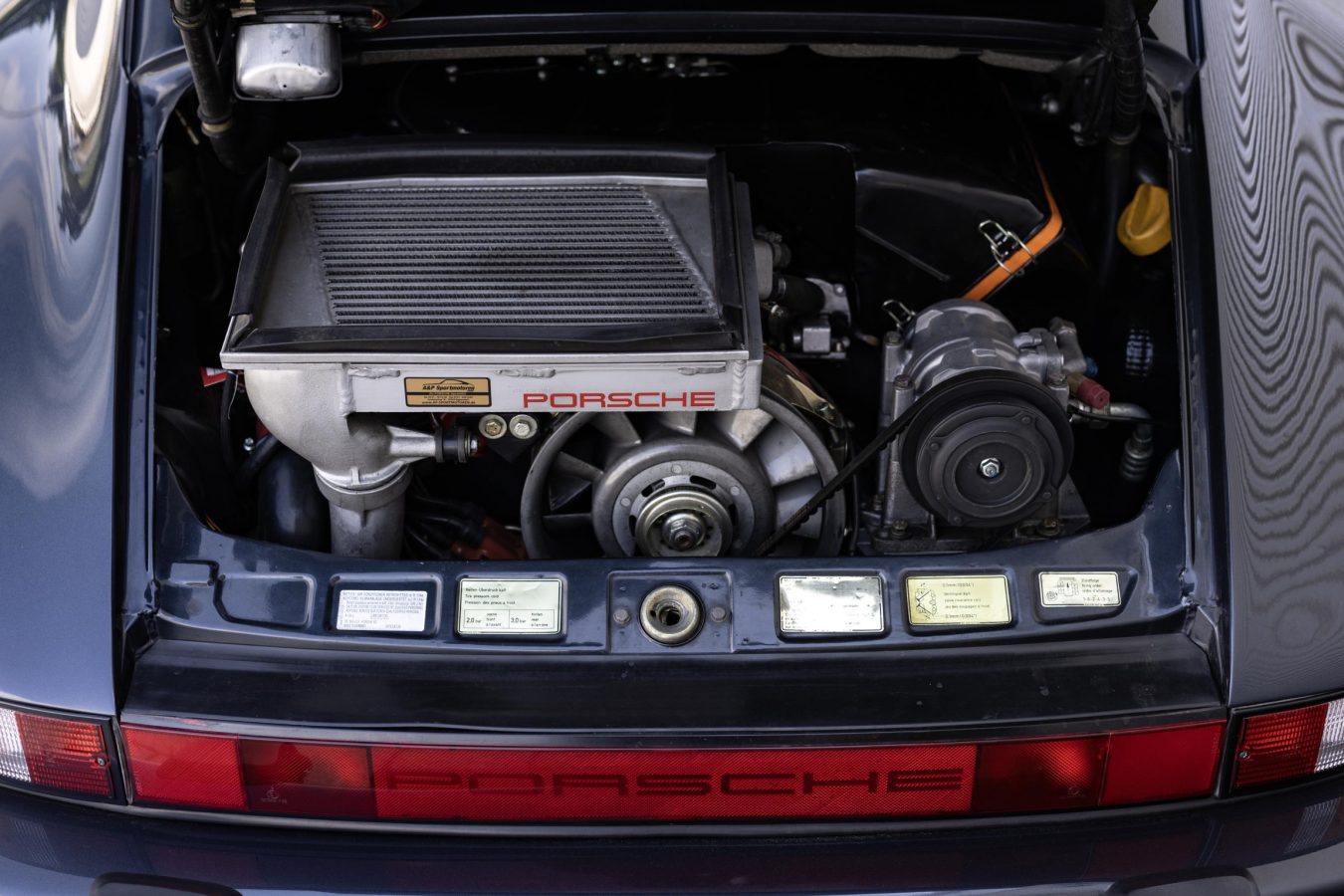 Porsche 930 Turbo 11