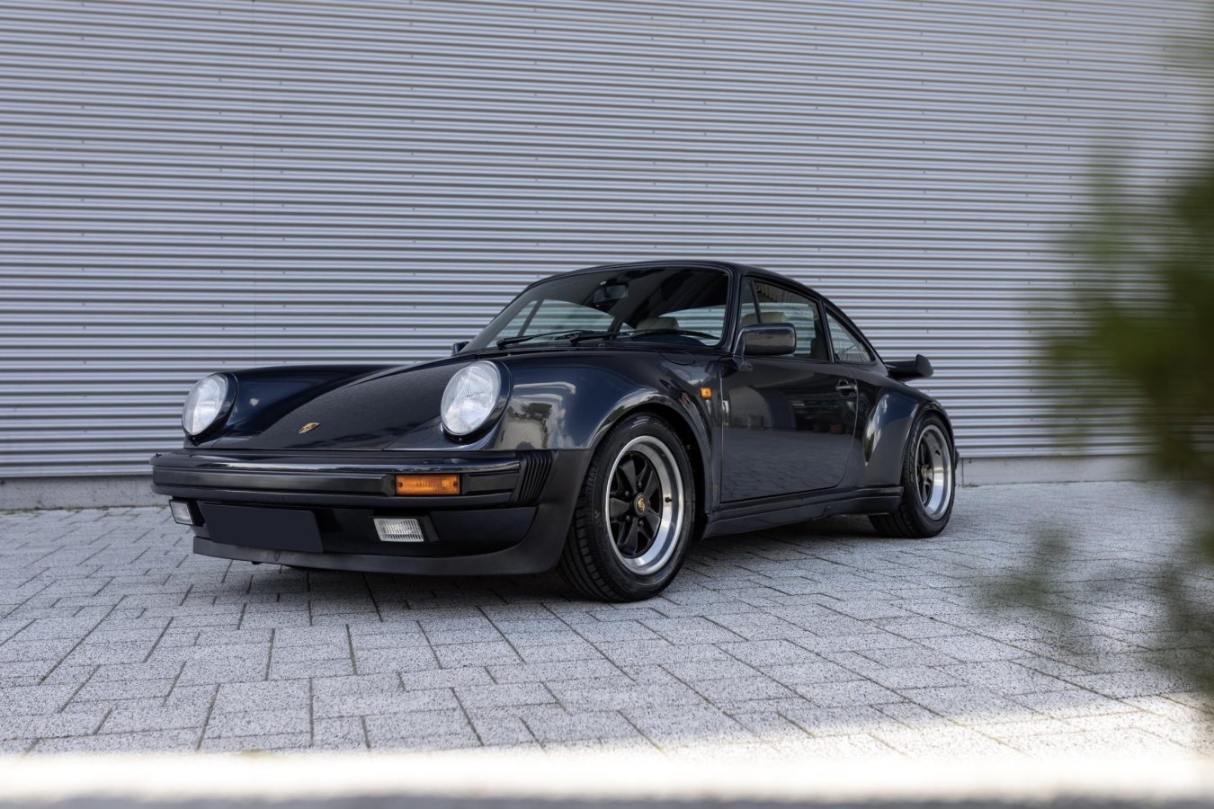 Porsche 930 Turbo 17