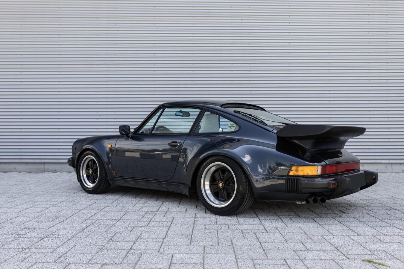 Porsche 930 Turbo 18