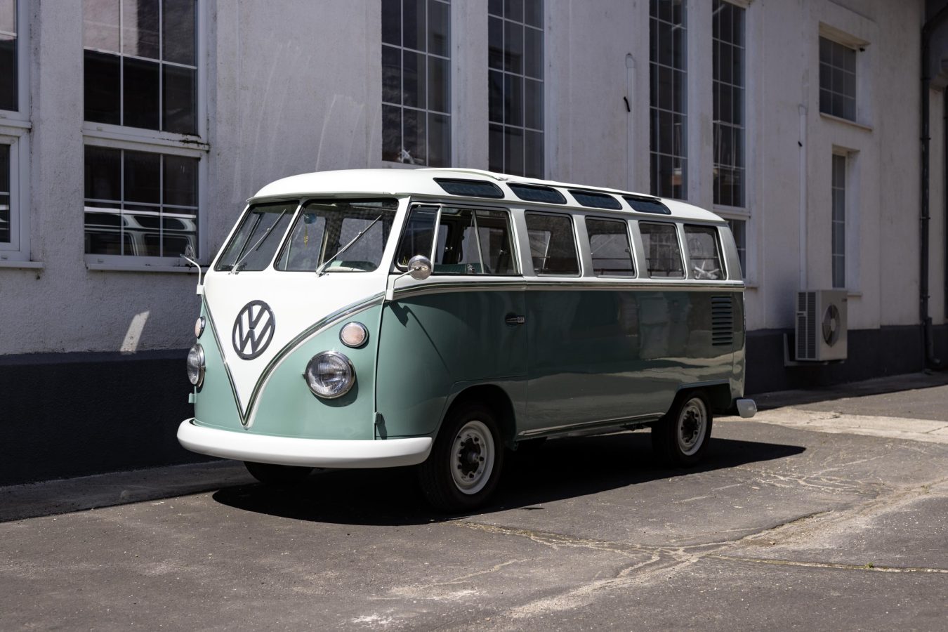 Volkswagen T1 Samba 12